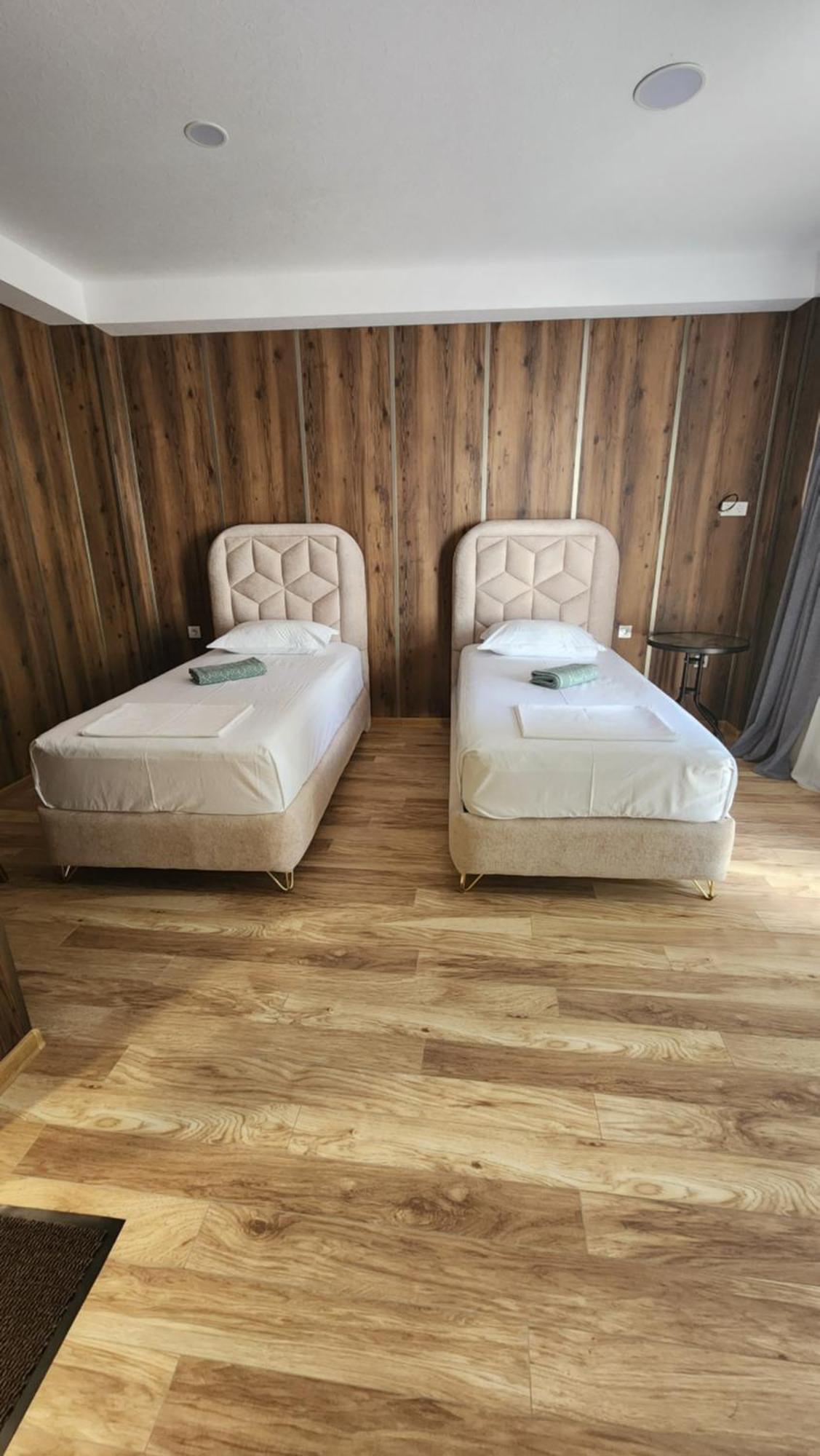 Khorgo Hotell Gori Eksteriør bilde